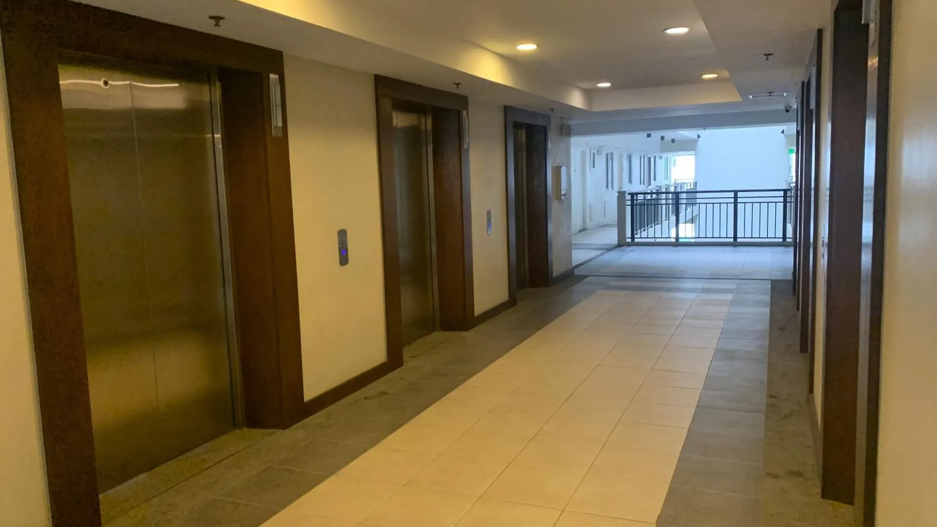 Rys Sheridan Tower Mandaluyong Manila 0*,